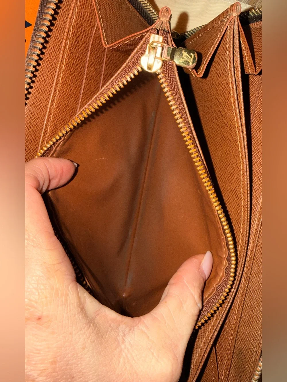 Authentic Louis Vuitton Zippy Wallet